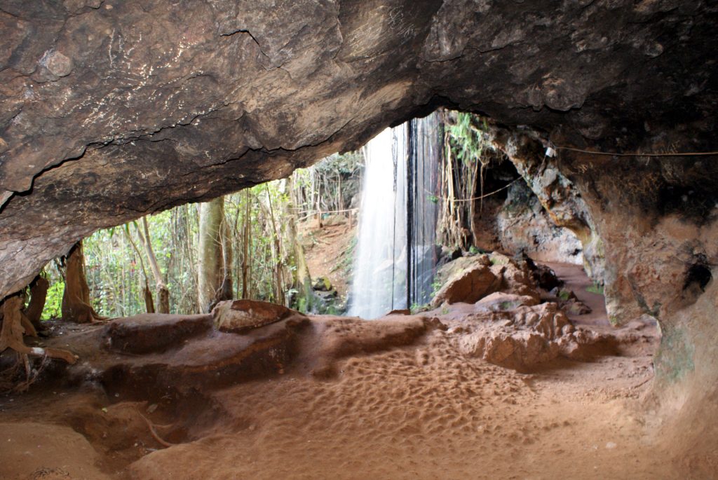 paradise lost-caving-day-trip-cave-viewing-tours-from-nairobi